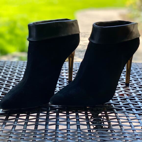Calvin Klein Women’s Ankle Bootie Stiletto Gold Heel Sz 8.5 Black Suede Leather - Picture 3 of 10